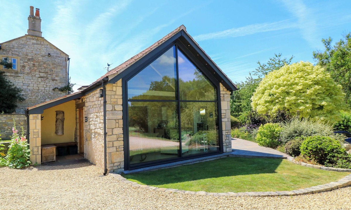 Newton St Loe Cottage | PHEASANT COTTAGE, romantic, with a garden in Bath