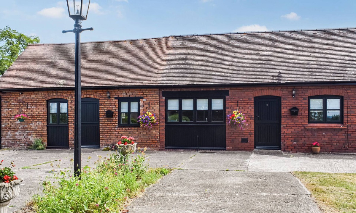 Usk Cottage | Pheasant Pens 1 - UK50187