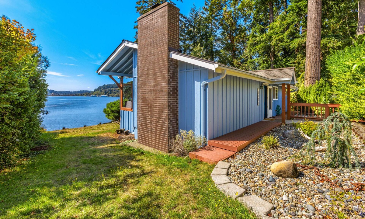 Agate House | Phenomenal Sunsets, Wild Orca & Private Beach