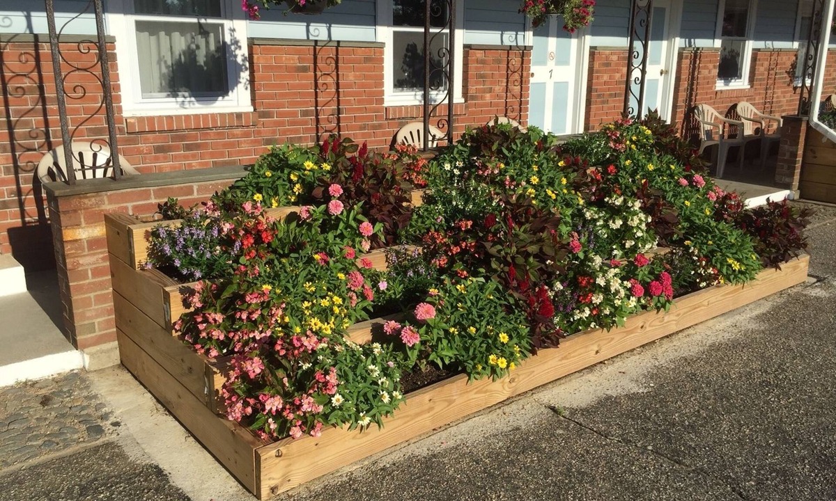 Charlestown Hotel | Phil & Anns Sunset Motel