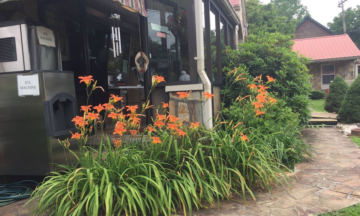 Robbinsville Hotel | Phillips Historic Motel & Cottages