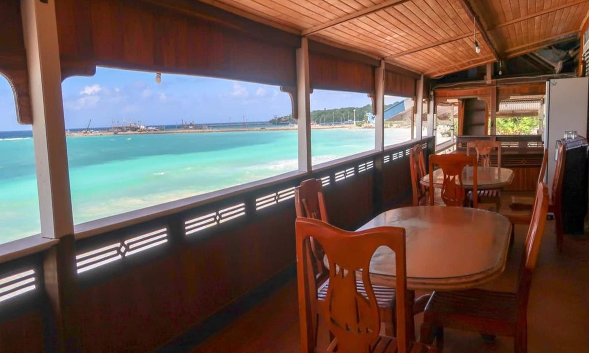 Bira Hostel | Phinisi Hostel Bira