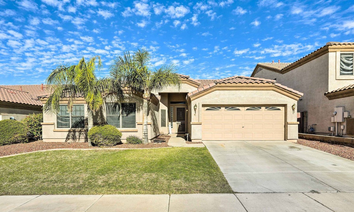 Entrada House | Phoenix Home: Ping Pong Table, Private Yard!