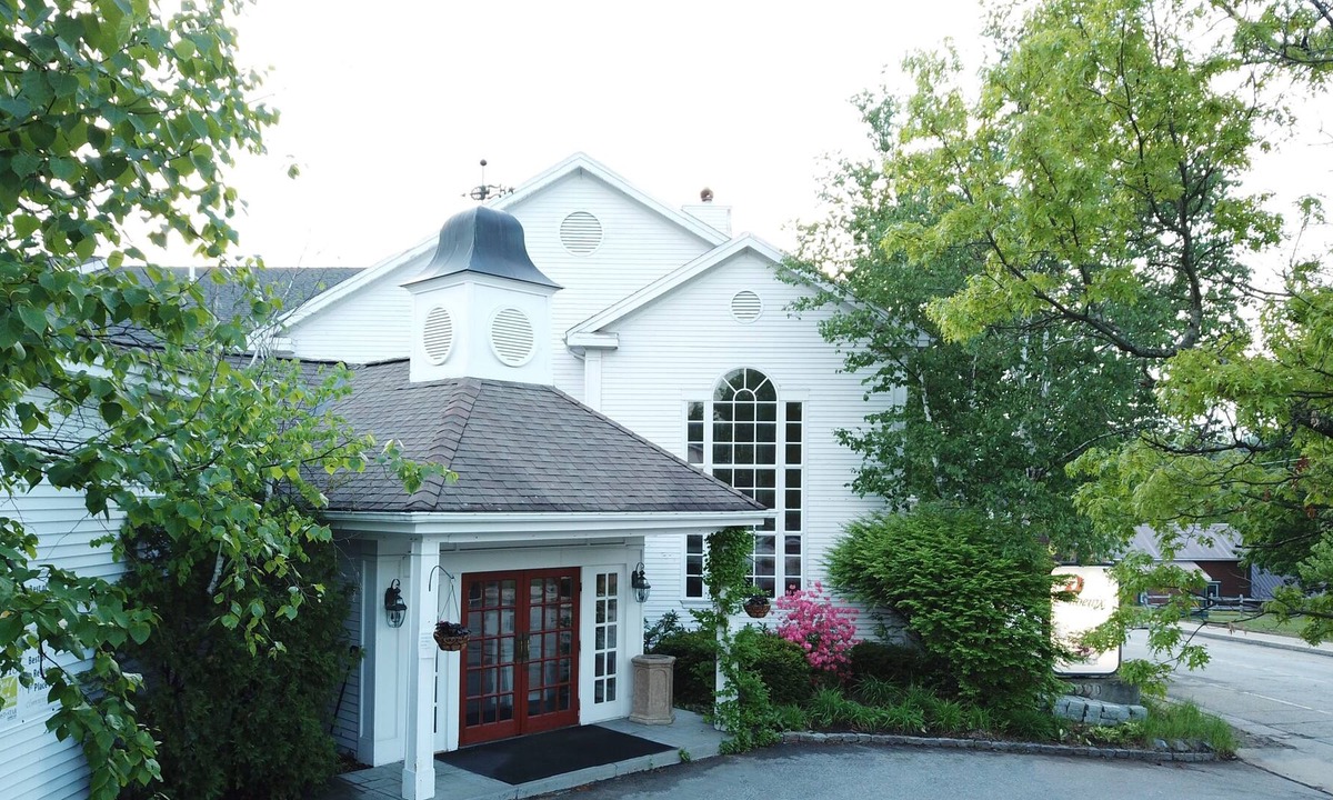 North Creek Hotel | Phoenix Inn Resort