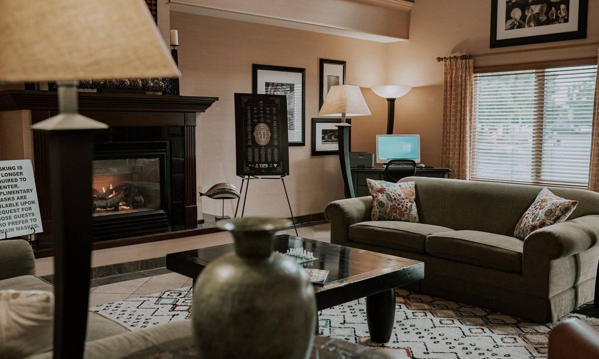 Albany Hotel | Phoenix Inn Suites - Albany