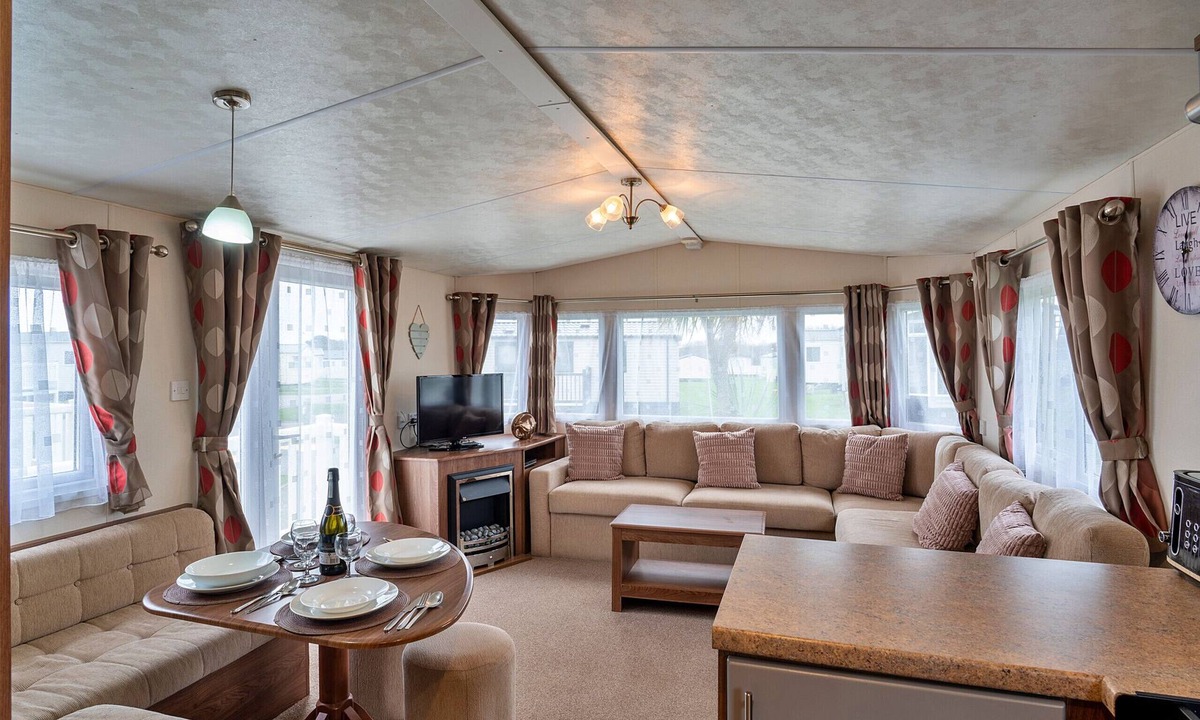 Helston Ski Chalet | Phoenix Retreat