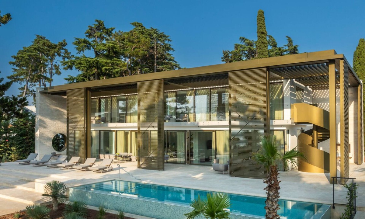 Porec Villa | Pical Beach House by Villas Guide