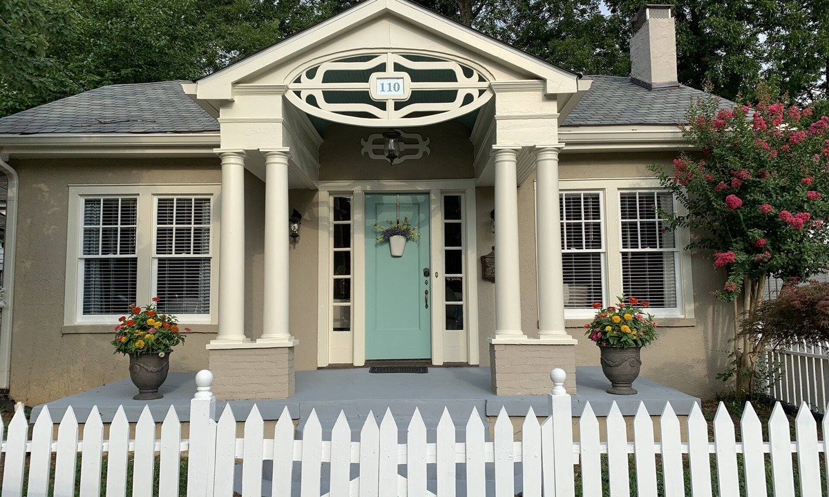 Murfreesboro Cottage | Picket Fence Cottage~ walk to MTSU and the historic downtown square!