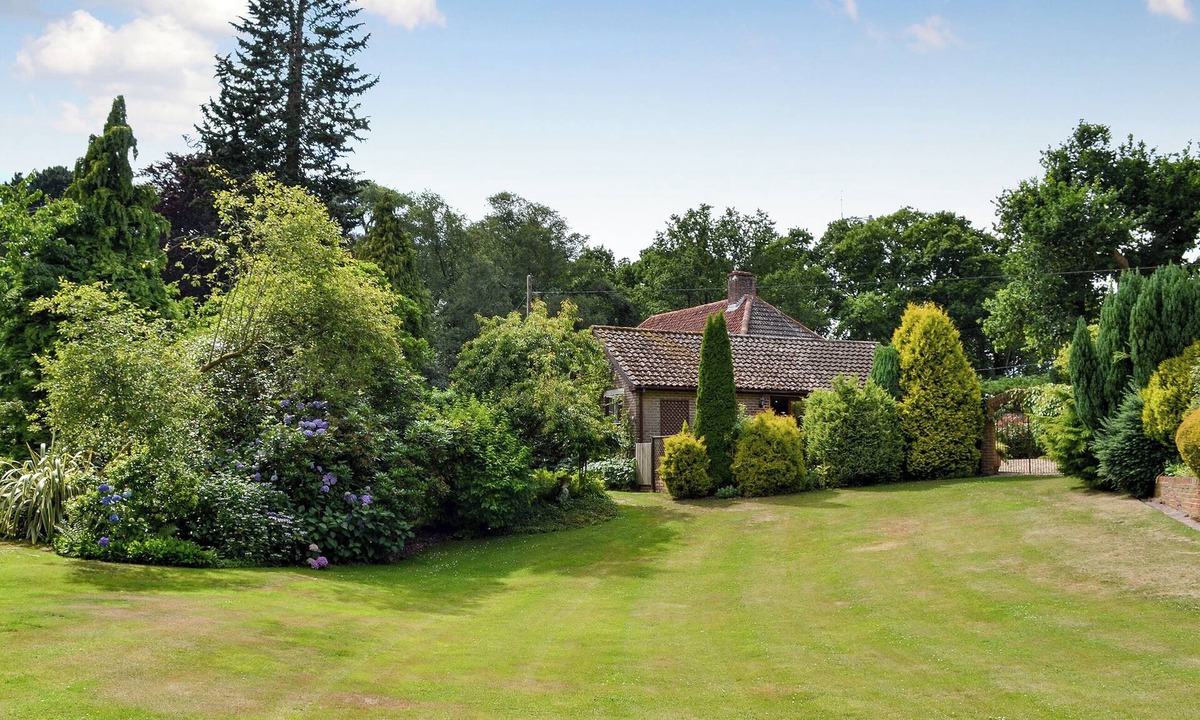 New Forest District Cottage | Picket Hill Cottage