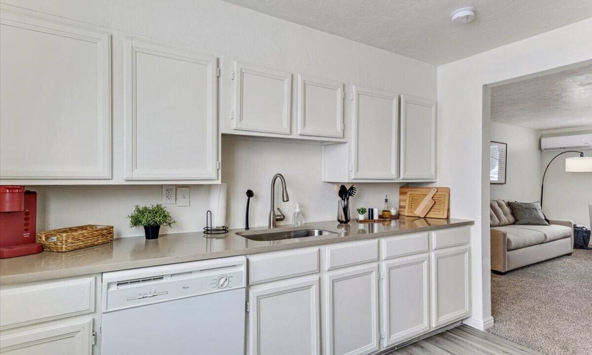 Bountiful Apartment | PickleBall Courts Close By, Quiet Neighborhood