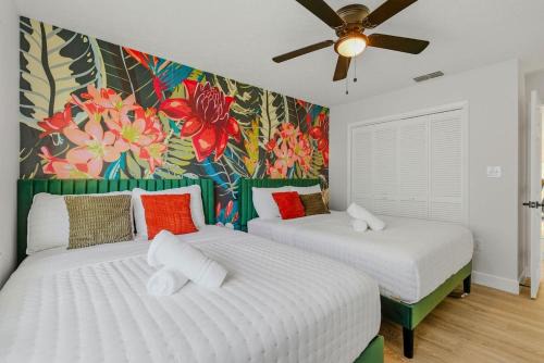 Greater Northdale House | Pickleball ON GOLF Course Heated Pool Renovated Home, 3 bedrooms, 2 baths