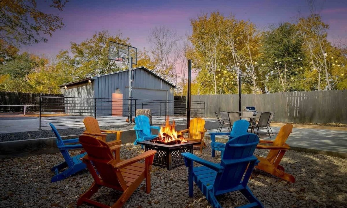 Central Arlington House | Pickleball | Walk to AT&T Stadium | Globe Life