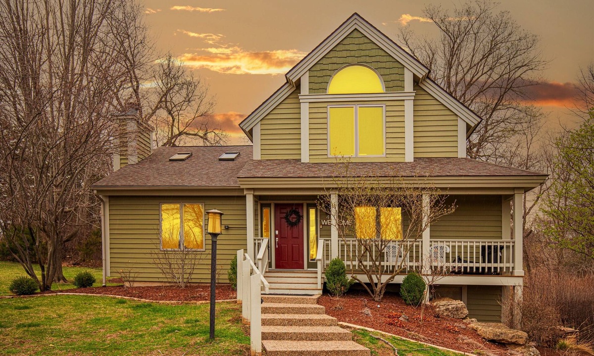 The Galena Territory House | Picture Perfect Galena Getaway on Golf Course | 4 Bed 4 Bath | Hot Tub & FirePit