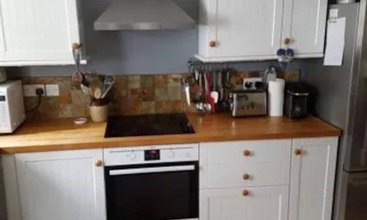 East Knoyle Cottage | Picturebook Thatch Cottage