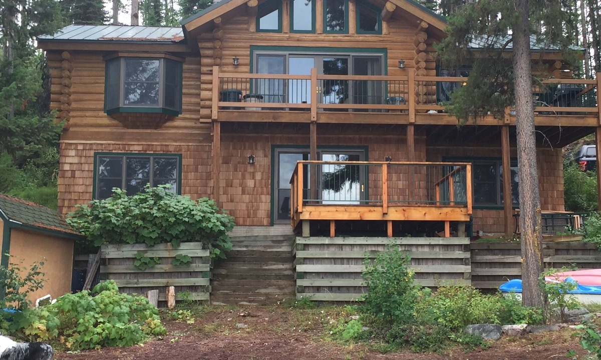 Seeley Lake Cabin | Picturesque cabin on Placid Lake for a relaxing getaway