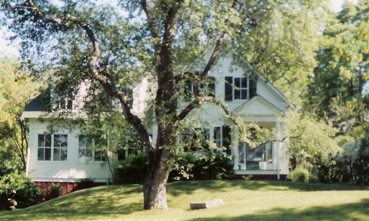 Salsbury Cove House | Picturesque New England Farmhouse-style home on lovely grounds near Bar Harbor