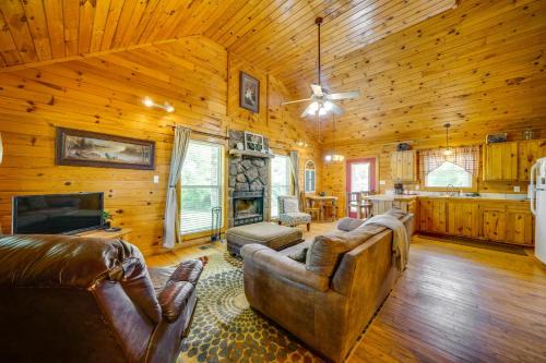 Octavia House | Picturesque Oklahoma Cabin on 80 Acres w/Views!