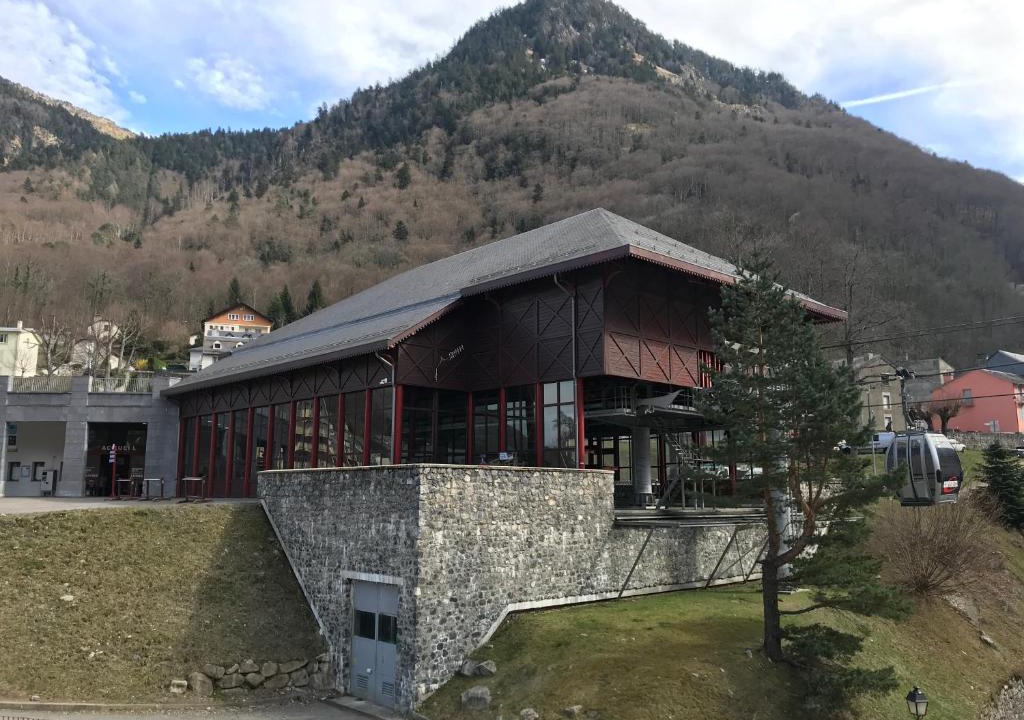 Cauterets Apartment | Pied télécabine avec parking couvert, T2 bis 5 personnes.