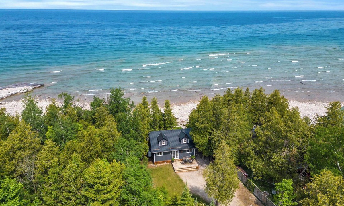 Kincardine Cottage | PIER280, Lakefront with Private Lake Access