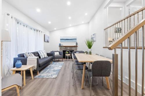 Pierrefonds-Roxboro House | Pierrefonds 4BR House with Garden & EV station