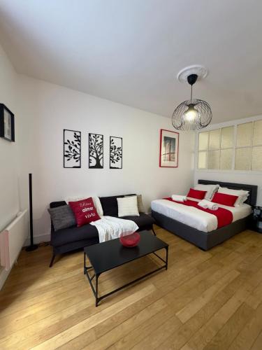 Pigalle Apartment | Pigalle Square - Modern apartment steps away from Moulin Rouge