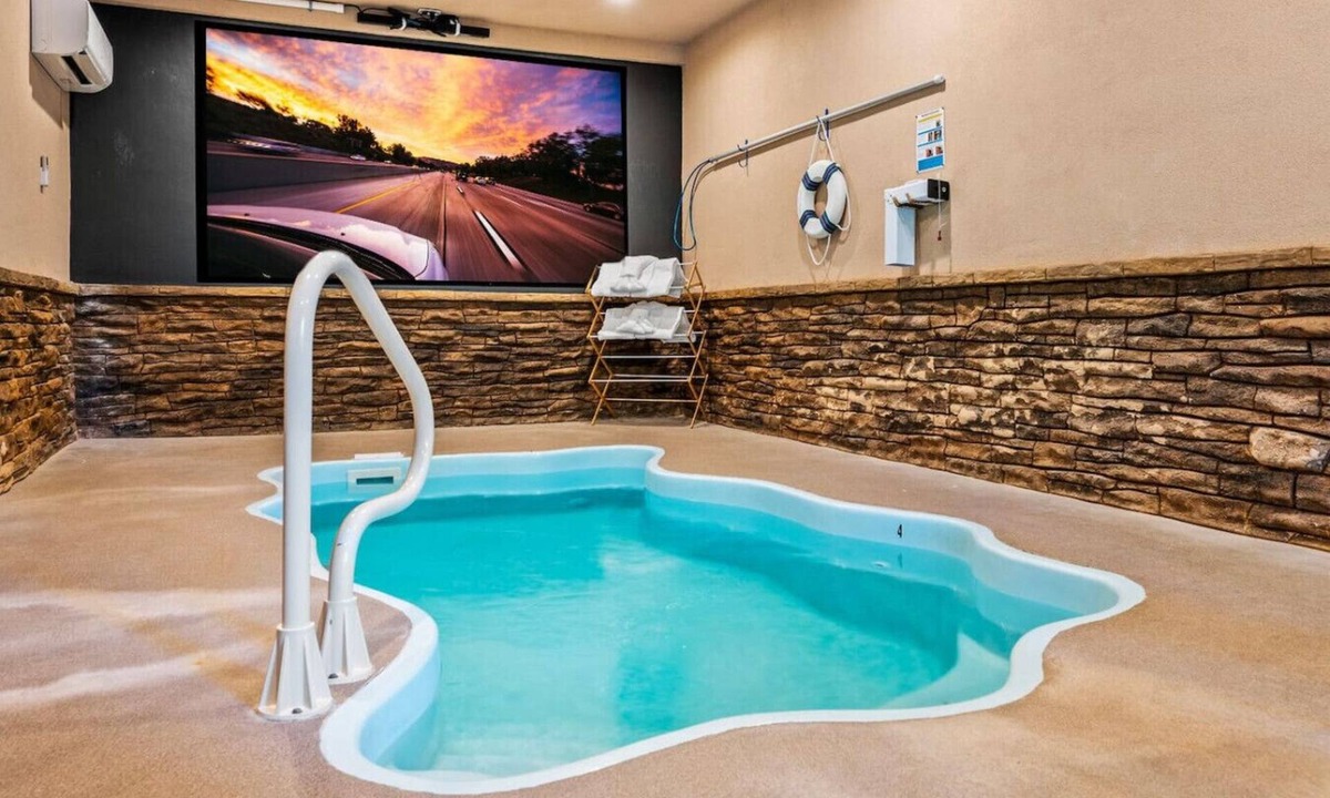 Pigeon Forge Cabin | Pigeon Forge Pool Theater Games Hot Tub