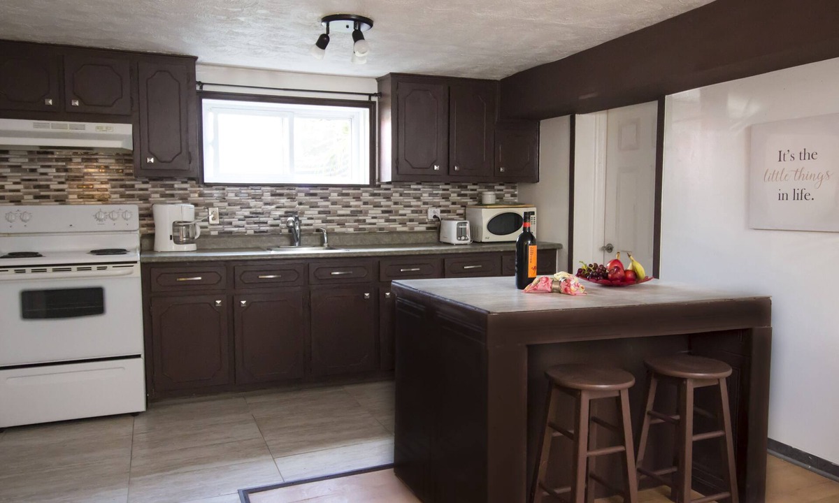 St. Jerome Apartment | Pignon sur rue! Fast WIFI, FREE Parking