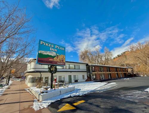 Manitou Springs Historic District Hotel | Pikes Peak Inn