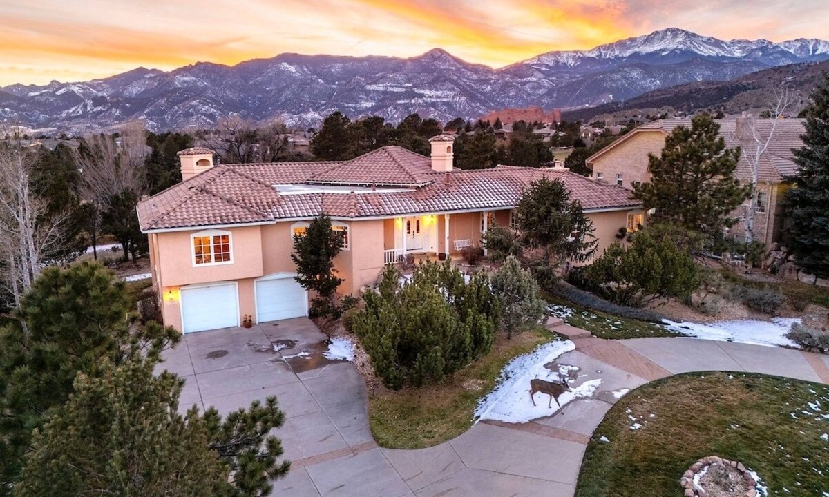 Kissing Camels House | Pikes Peak Place: Relaxing Oasis w/Mtn Views