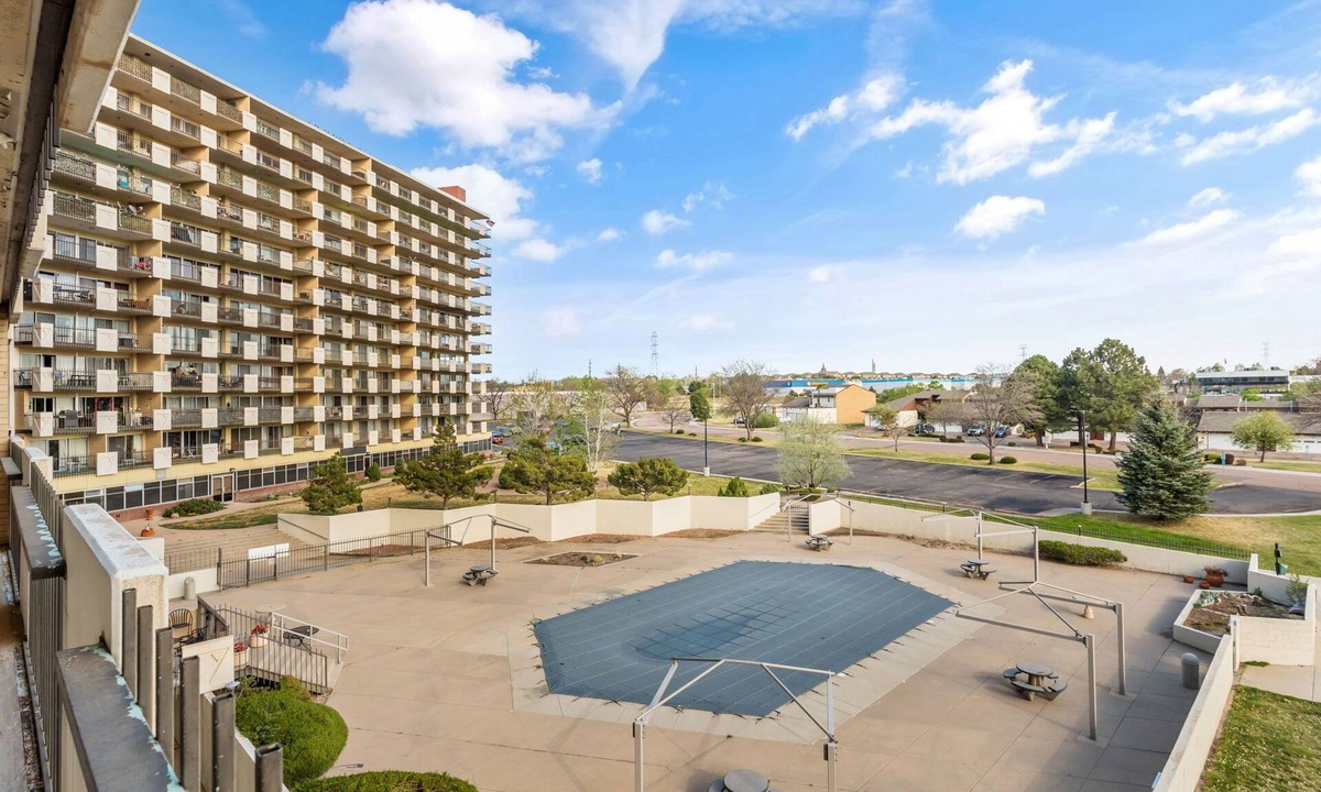 Southeast Colorado Springs Condo | Pikes Peak View Condo | Historic Satellite Hotel | Pool + Gym
