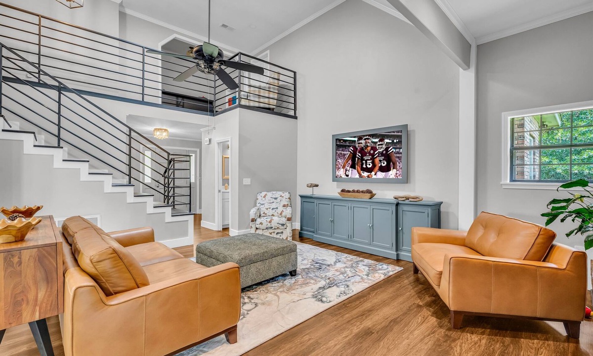 Starkville House | Pikes Place, Spacious, MSU Gameday Retreat