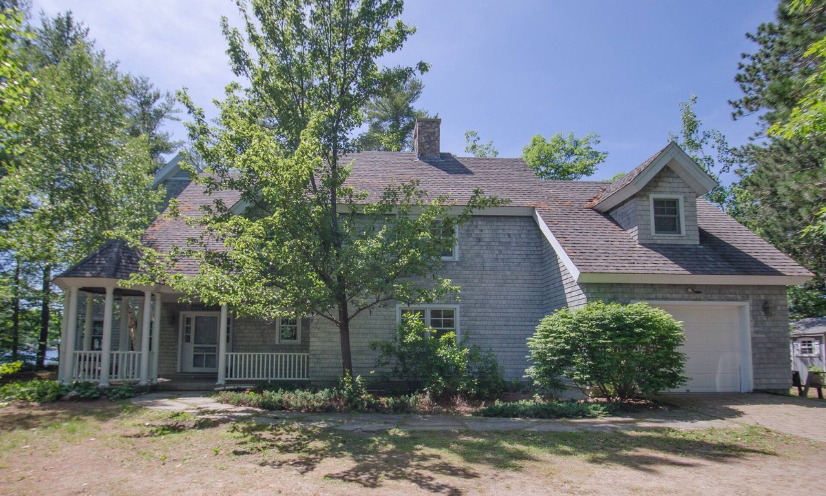 Bristol House | Pikes Point on Newfound Lake