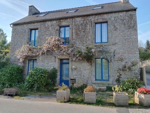 Locronan House | pikou panez