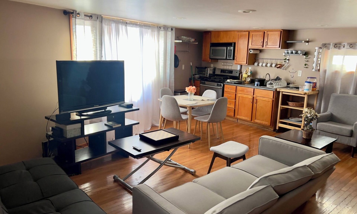 Heart of Chicago Apartment | Pilsen Gem Near the Loop and Chinatown