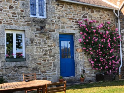 Plouguenast House | Pinabre Rose Cottage