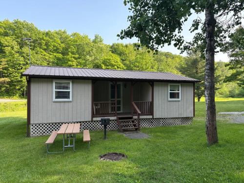 Hammond House | Pine and Paddle Cottage on Black Lake
