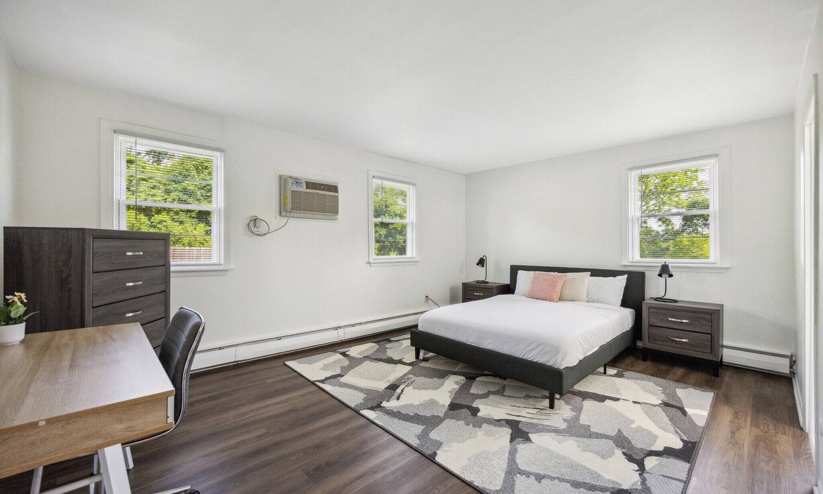 Newark Apartment | Pine Brook 1122 I Pool Gym I Free Parking !