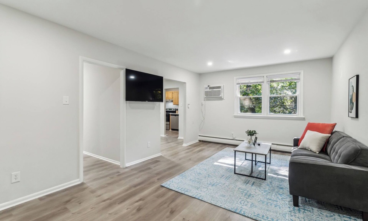 Newark Apartment | Pine Brook 118 I Modern Corporate 2bd I Parking