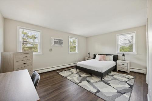 Newark Apartment | Pine Brook 502 I Pool Gym I Free Parking !