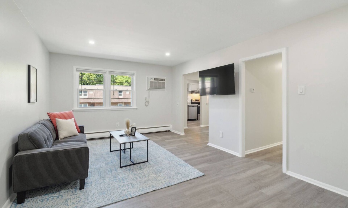 Newark Apartment | Pine Brook 518 I Spacious 2Bd Garden Style Oasis