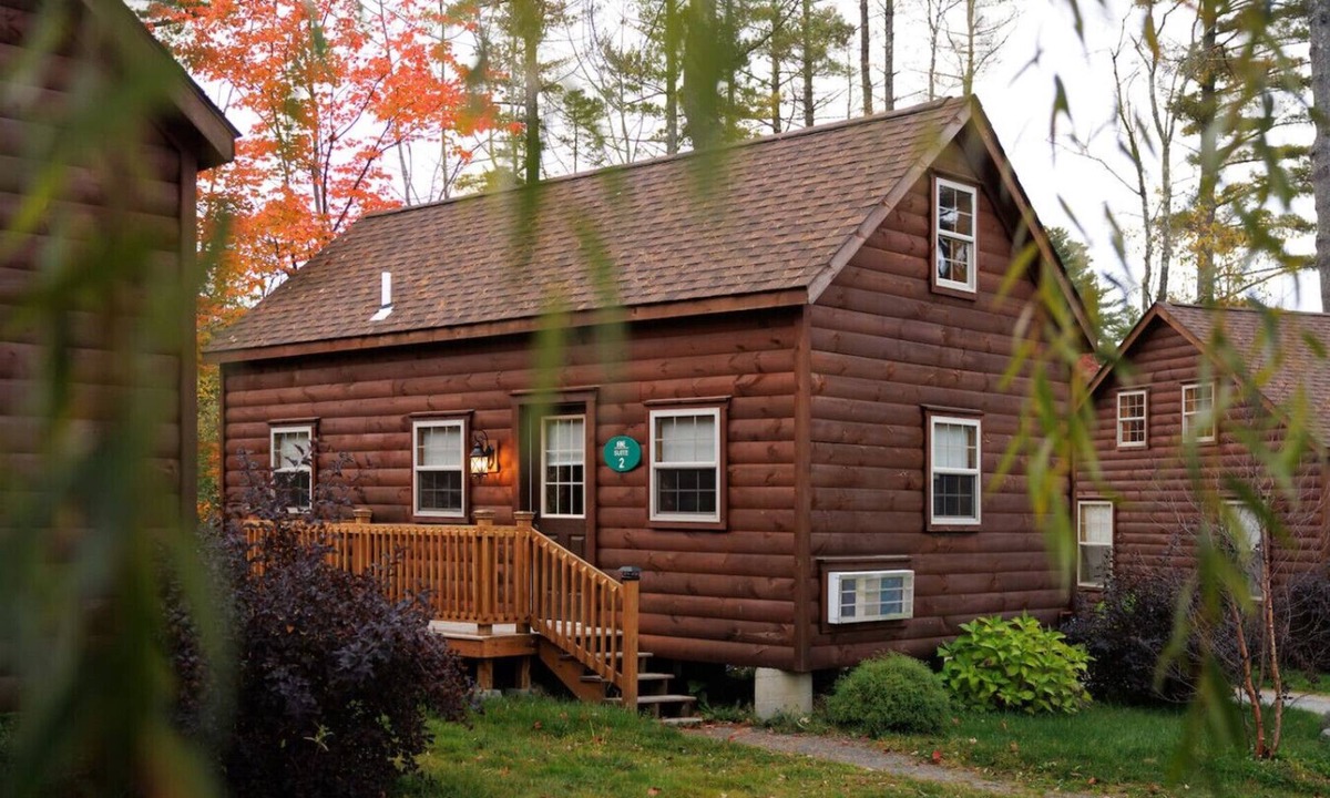 Bethlehem Cabin | Pine Cabin: Lakefront Log Cabin Retreat