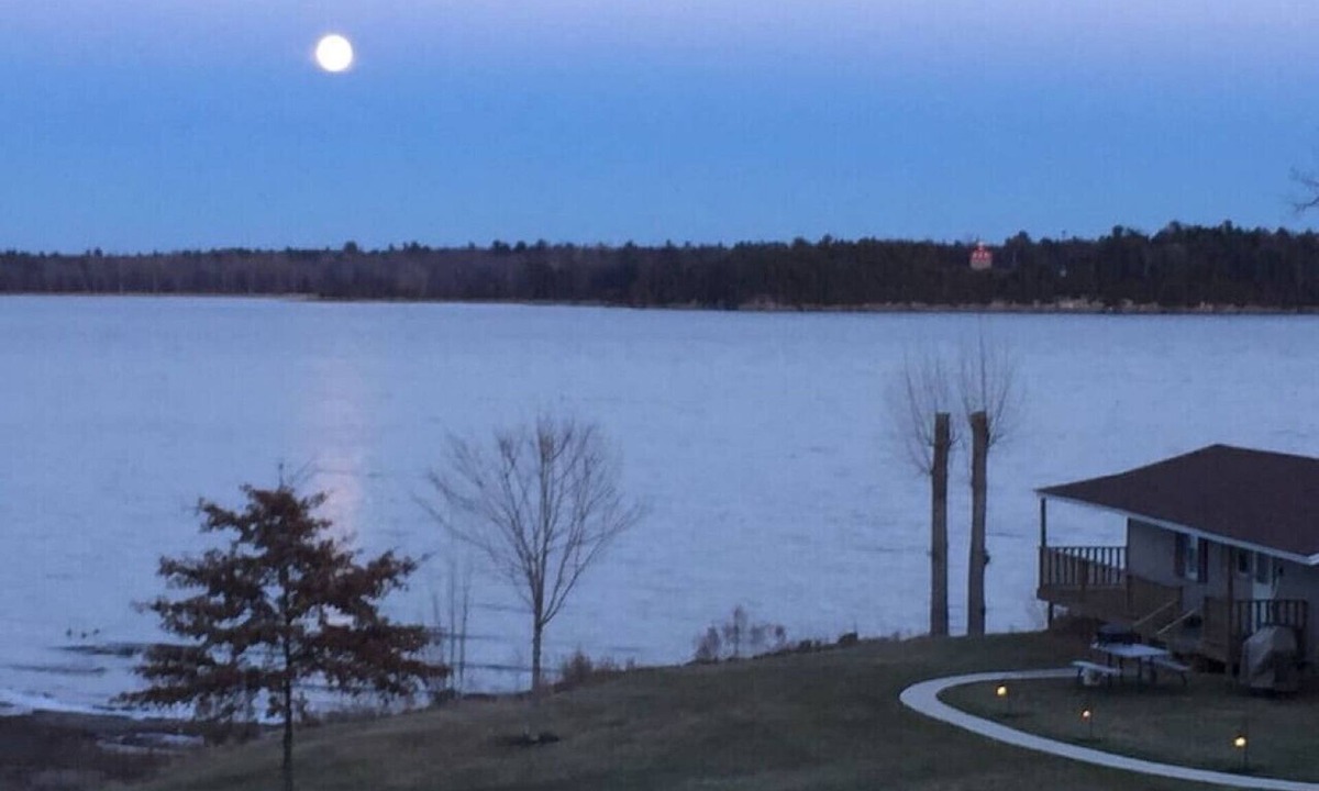 Plattsburgh Cottage | Pine Cottage at Heron Ledge