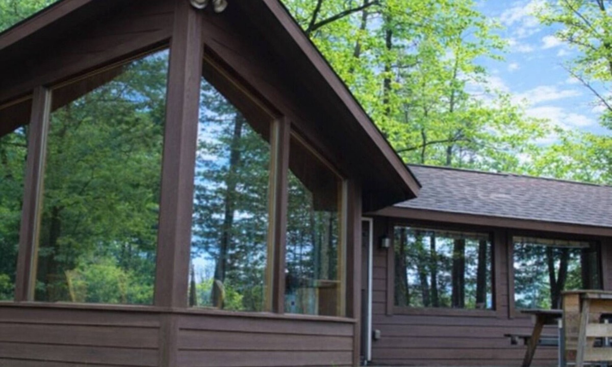 Lake Delton House | Pine Cottage on Blass Lake
