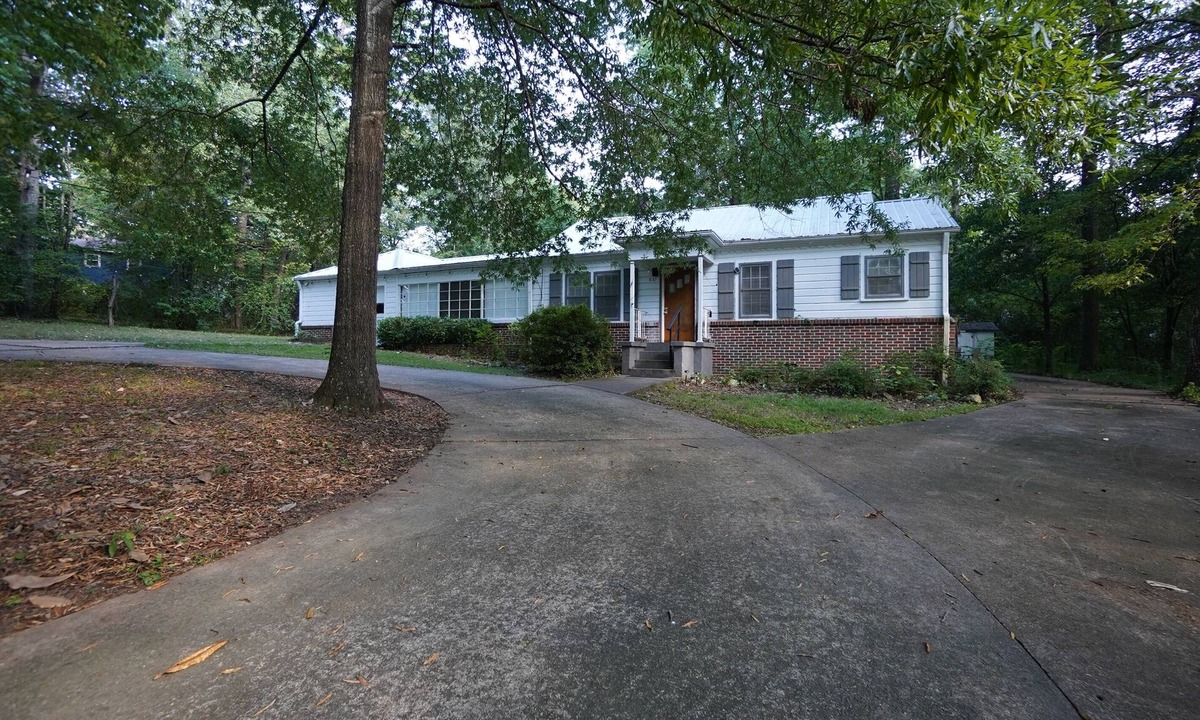 New Castle House | Pine Haven - Large Group - Baby & Pet friendly