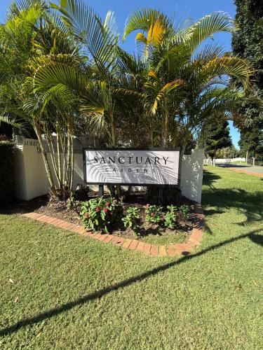 Gold Coast Apartment | Pine Heaven