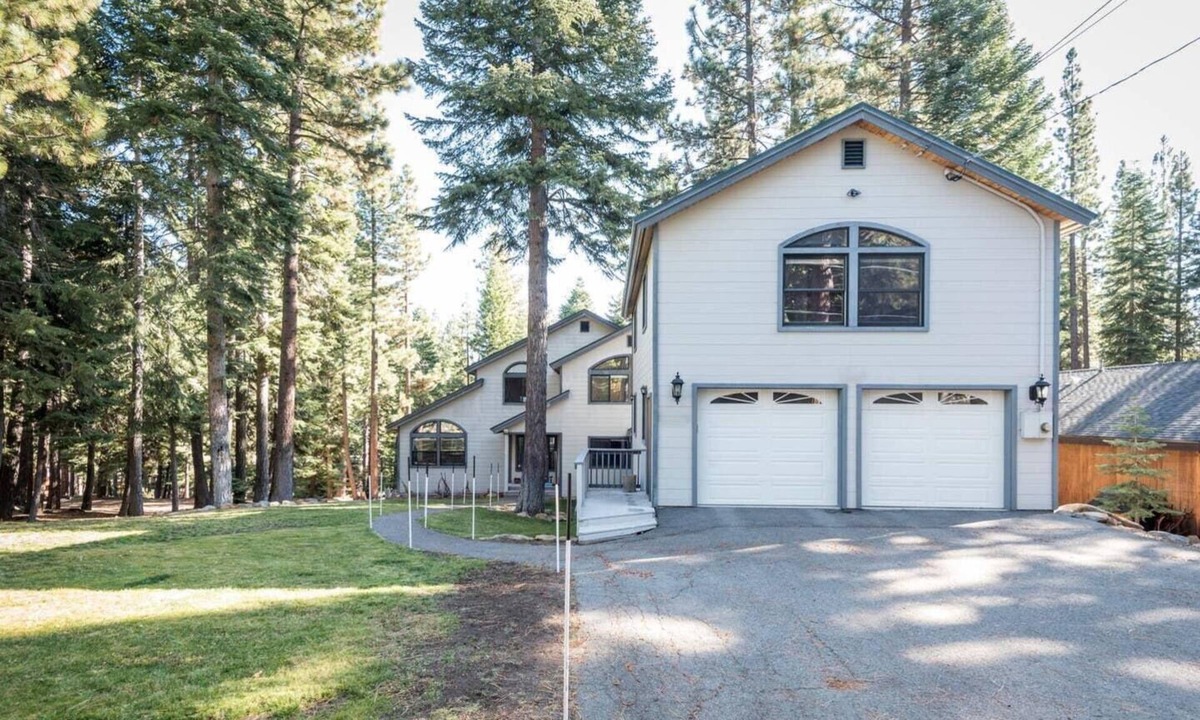 Ridgewood Cabin | Pine in the Woods | Luxury with a Game Room