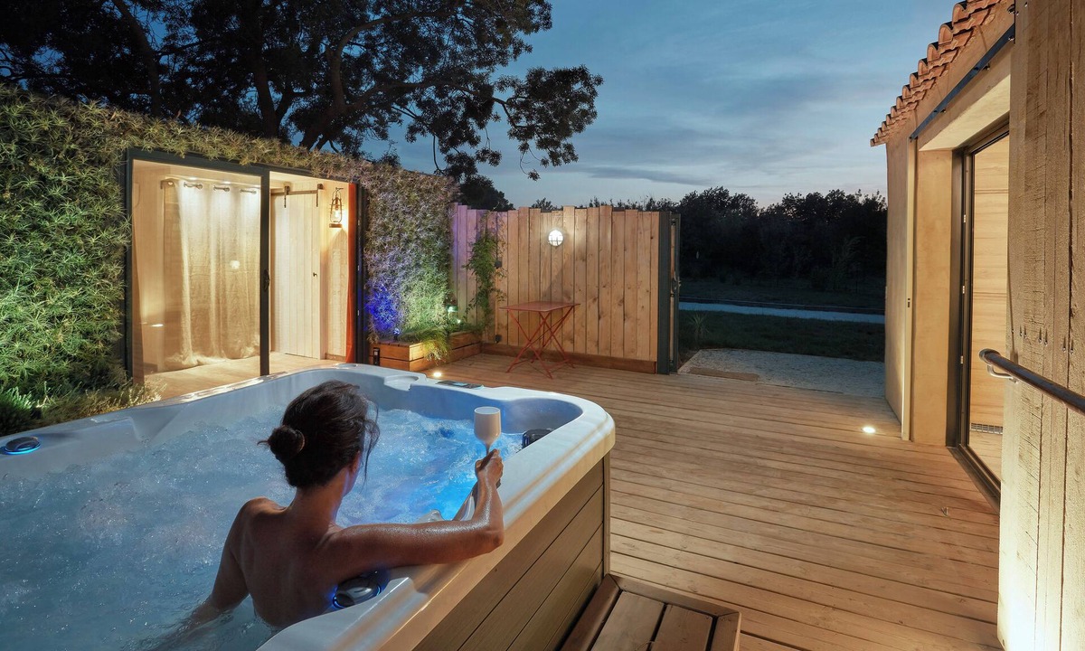 La Garde Cabin | Pine Lodge and Spa