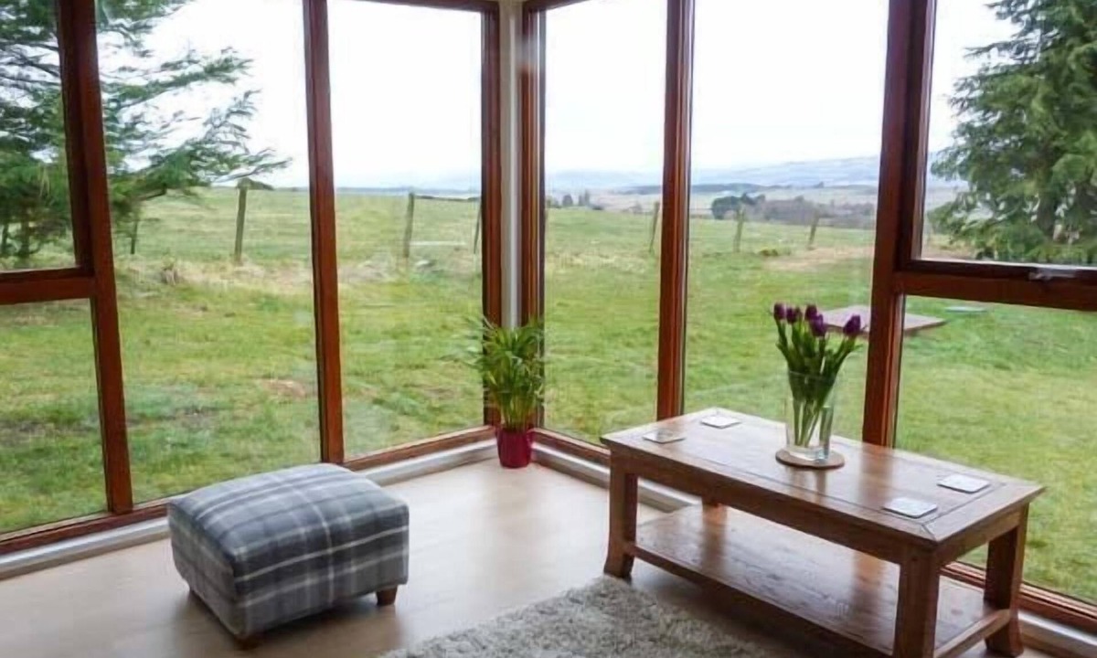 Dingwall Cottage | Pine Lodge