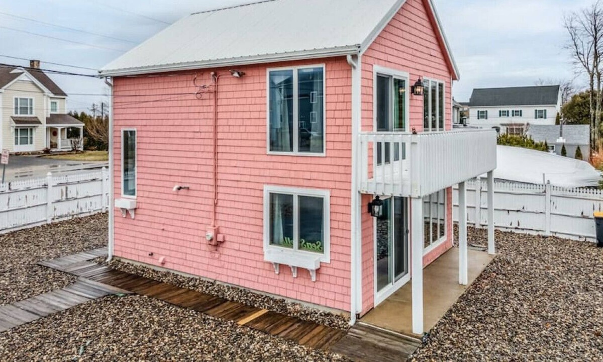 Pine Point House | Pine Point Beach Home| Fire Pit| Walk To Beach