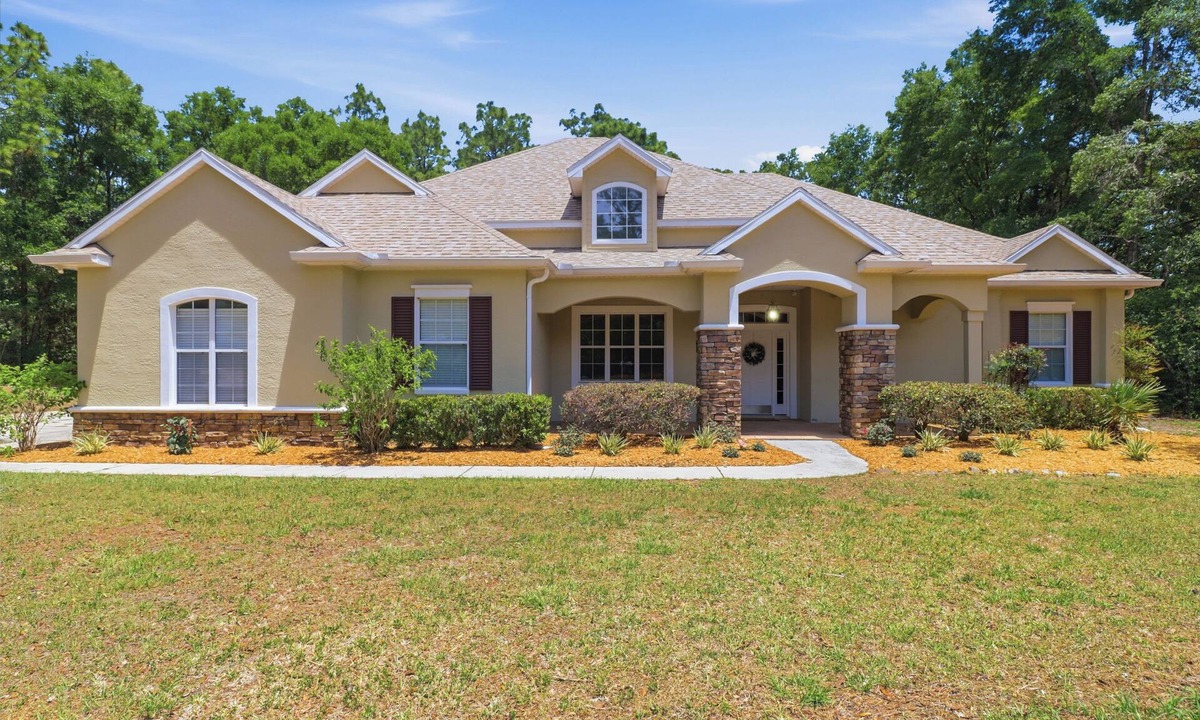 Pine Ridge House | Pine Ridge Poolside Paradise